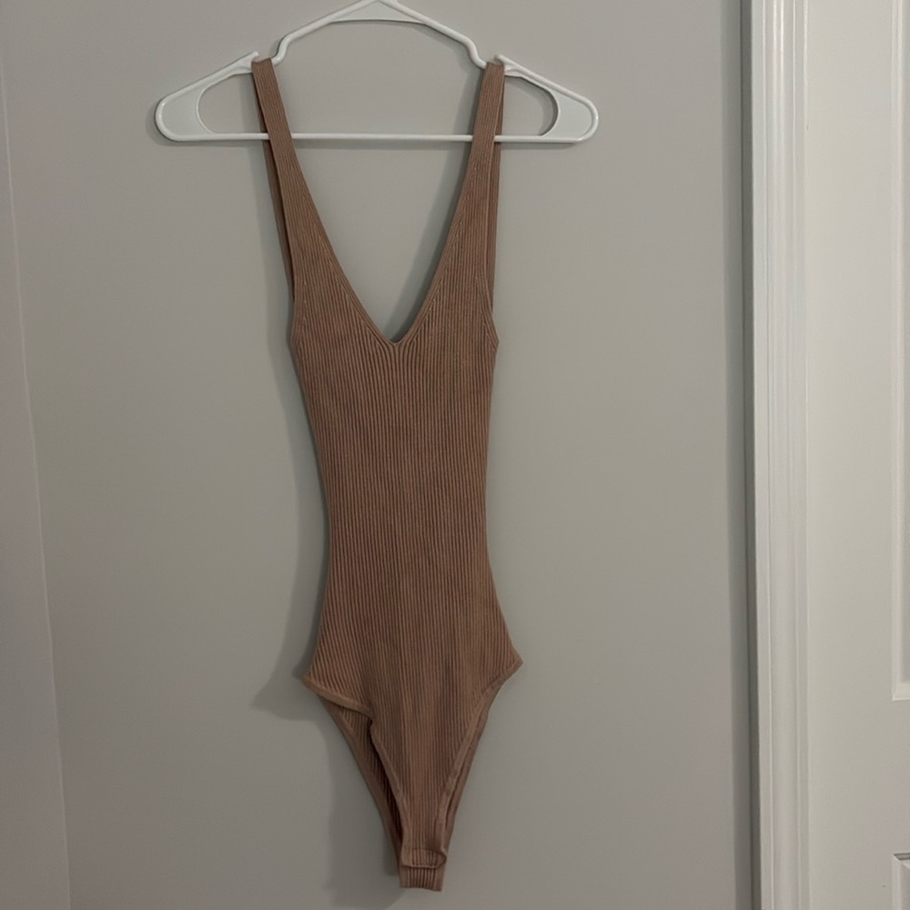 Lulus strappy/open back body suit